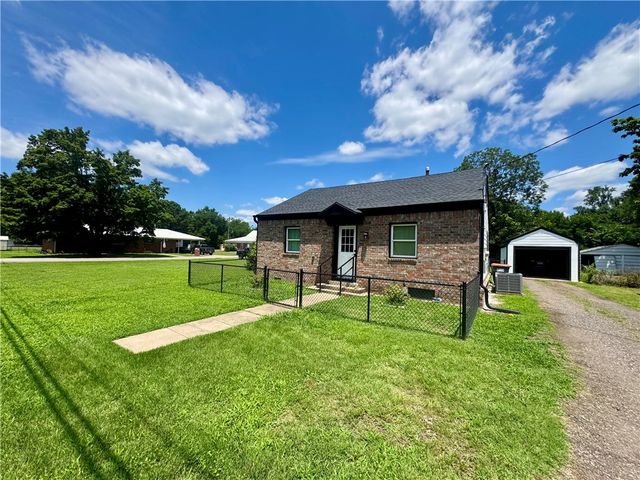 703 E 6th Street, Russellville, AR 72801