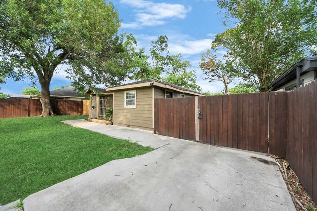 1518 Thomas Avenue, Pasadena, TX 77506