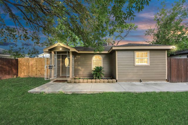 1518 Thomas Avenue, Pasadena, TX 77506