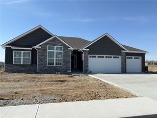 4700 Woodland Shores Court, St Joseph, MO 64505