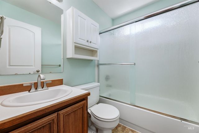 1042 N Stonehenge Way, Meridian, ID 83642