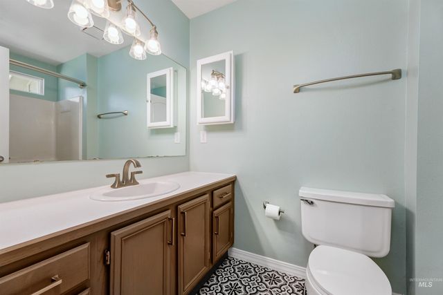 1042 N Stonehenge Way, Meridian, ID 83642