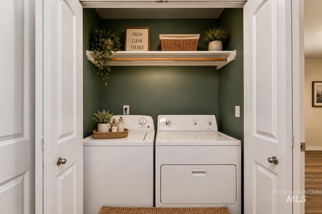 1042 N Stonehenge Way, Meridian, ID 83642
