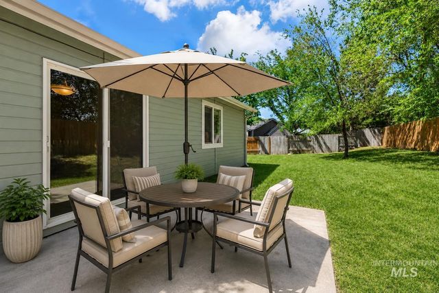 1042 N Stonehenge Way, Meridian, ID 83642