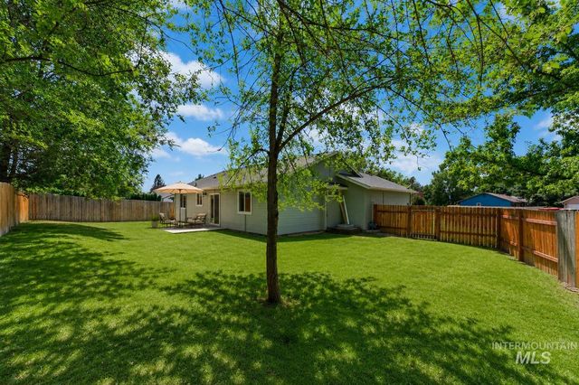 1042 N Stonehenge Way, Meridian, ID 83642