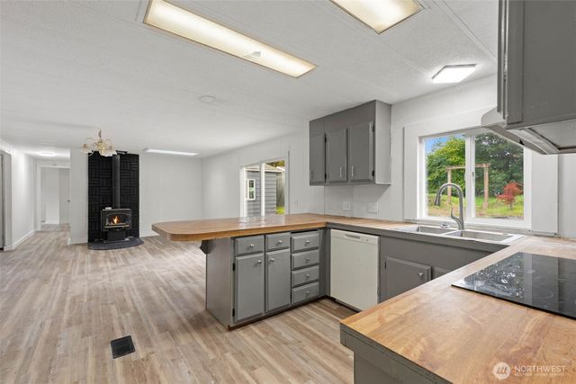 22311 V Street, Ocean Park, WA 98640