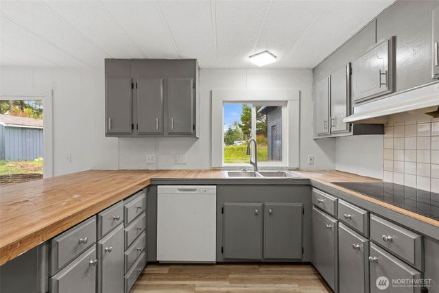 22311 V Street, Ocean Park, WA 98640