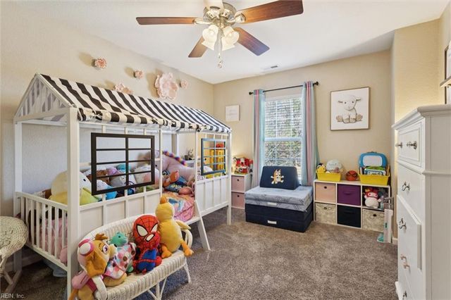 1301 Founders Pointe TRL, Carrollton, VA 23314