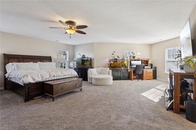 1301 Founders Pointe TRL, Carrollton, VA 23314