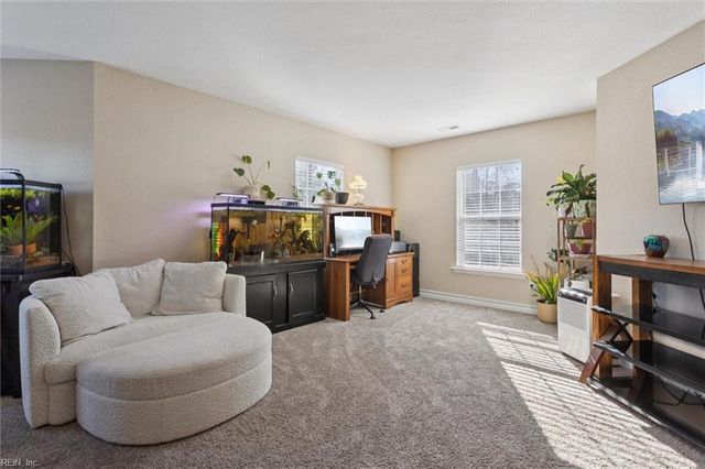 1301 Founders Pointe TRL, Carrollton, VA 23314