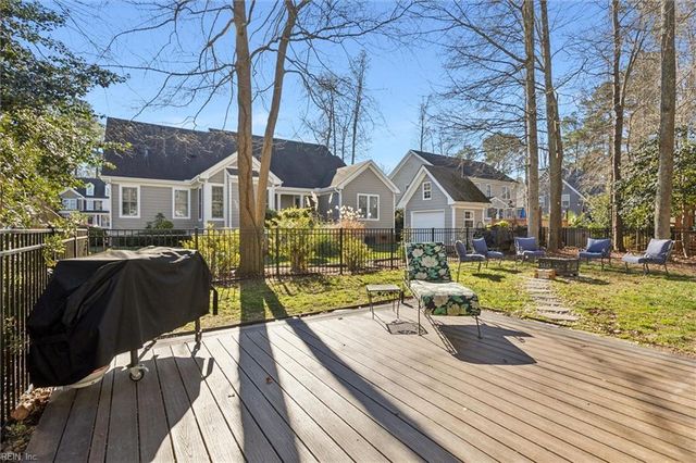 1301 Founders Pointe TRL, Carrollton, VA 23314