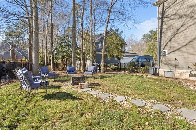 1301 Founders Pointe TRL, Carrollton, VA 23314