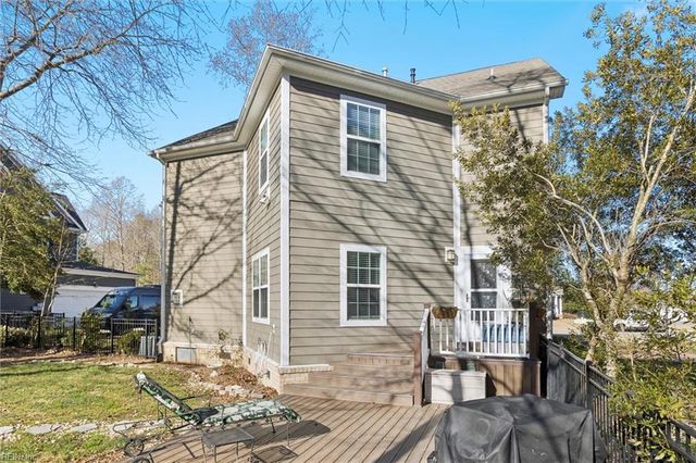 1301 Founders Pointe TRL, Carrollton, VA 23314