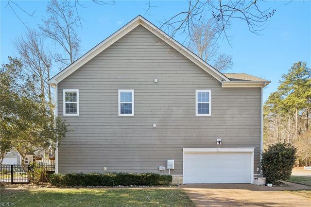 1301 Founders Pointe TRL, Carrollton, VA 23314