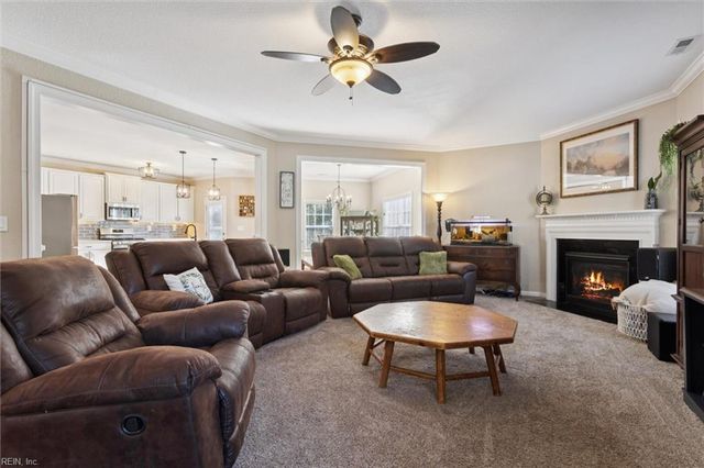 1301 Founders Pointe TRL, Carrollton, VA 23314