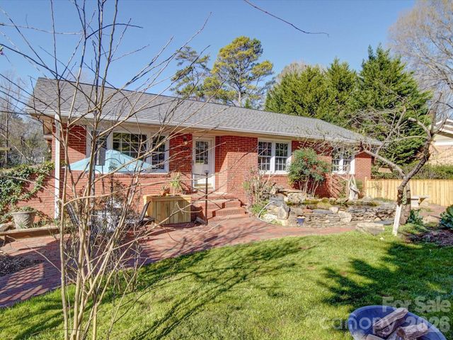 2036 Edgewater Drive, Charlotte, NC 28210