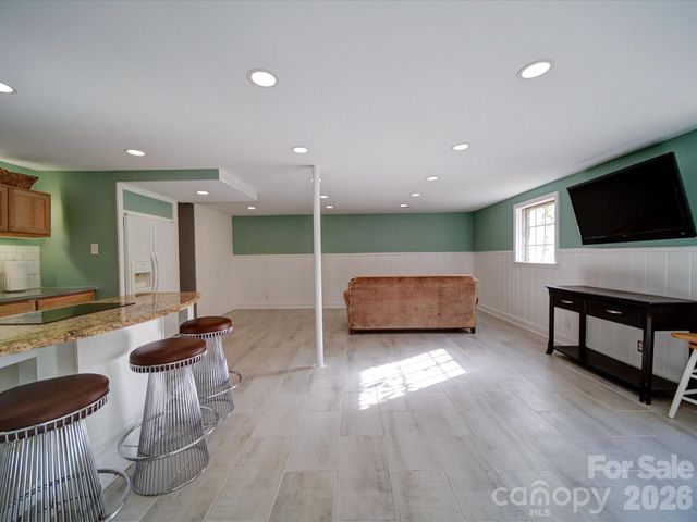 2036 Edgewater Drive, Charlotte, NC 28210