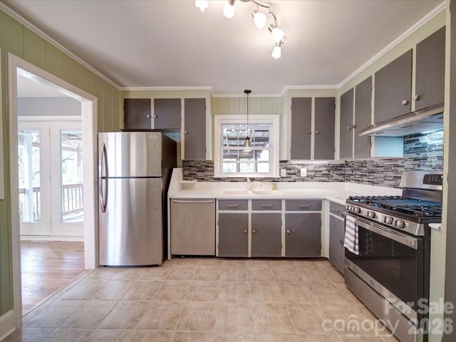 2036 Edgewater Drive, Charlotte, NC 28210