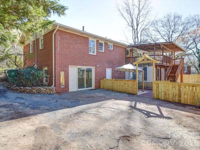 2036 Edgewater Drive, Charlotte, NC 28210