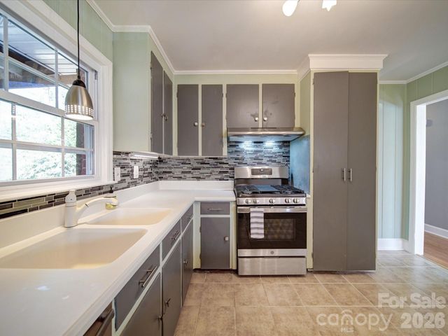 2036 Edgewater Drive, Charlotte, NC 28210