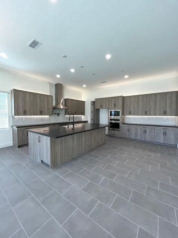 1684 Heirloom Avenue, Clovis, CA 93619