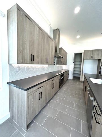 1684 Heirloom Avenue, Clovis, CA 93619