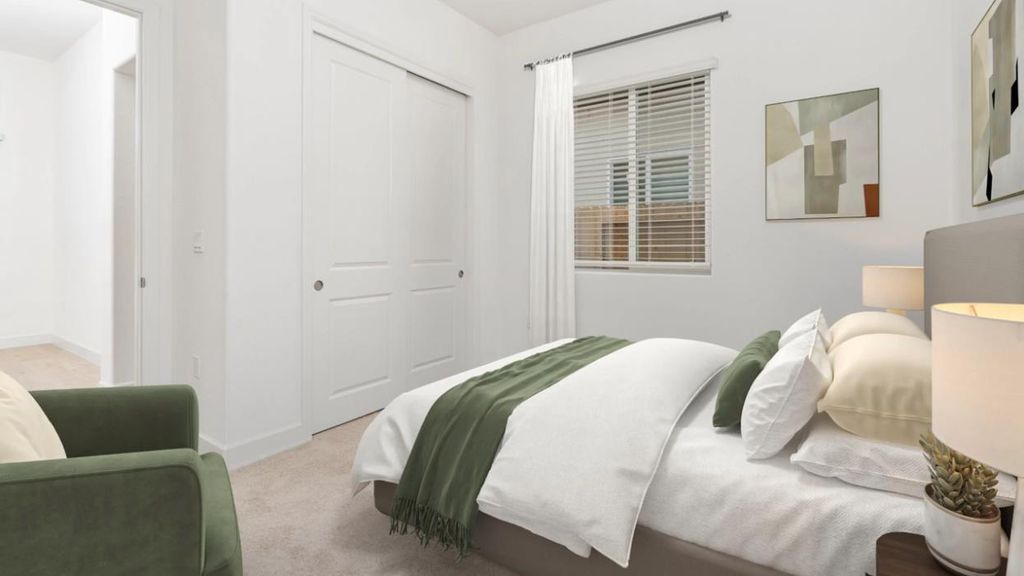 Image 8 of property listing at 1684 Heirloom Avenue, Clovis, CA 93619