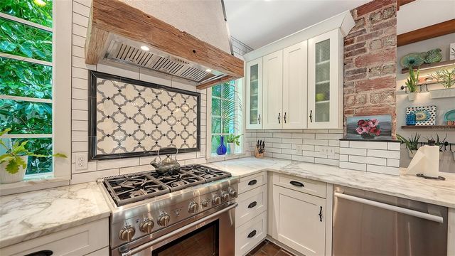 547 N SHORE DRIVE, Sarasota, FL 34234