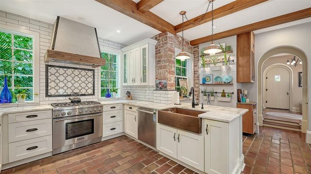 547 N SHORE DRIVE, Sarasota, FL 34234