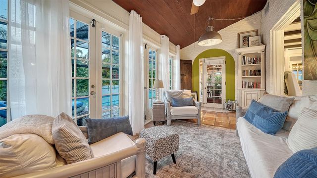 547 N SHORE DRIVE, Sarasota, FL 34234