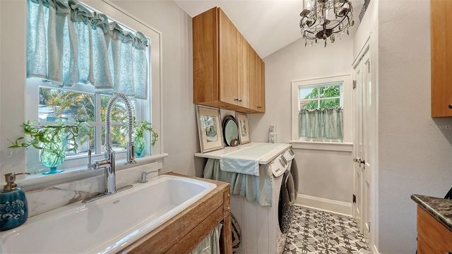 547 N SHORE DRIVE, Sarasota, FL 34234