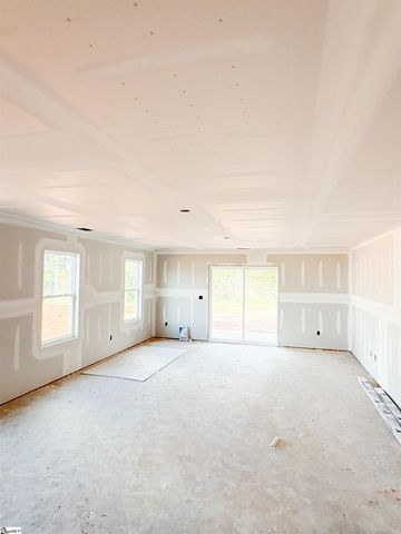 104 Henderson Road, Gray Court, SC 29645