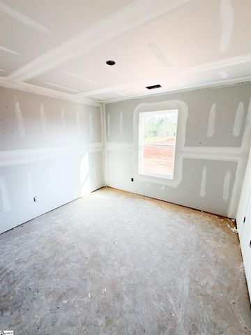 104 Henderson Road, Gray Court, SC 29645