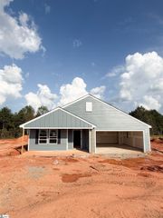 104 Henderson Road, Gray Court, SC 29645