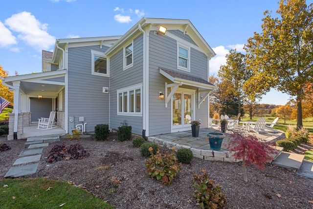 226 Biltmore Drive, North Barrington, IL 60010