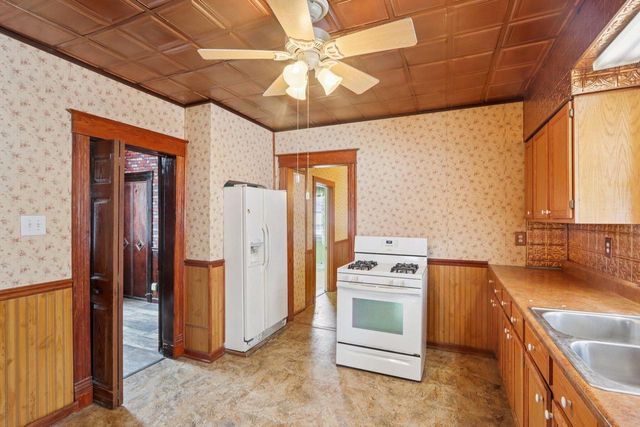 4413 19th AVENUE, Kenosha, WI 53140