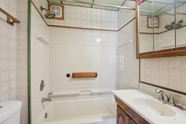 4413 19th AVENUE, Kenosha, WI 53140