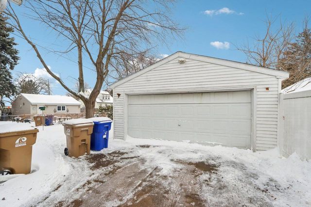 4413 19th AVENUE, Kenosha, WI 53140