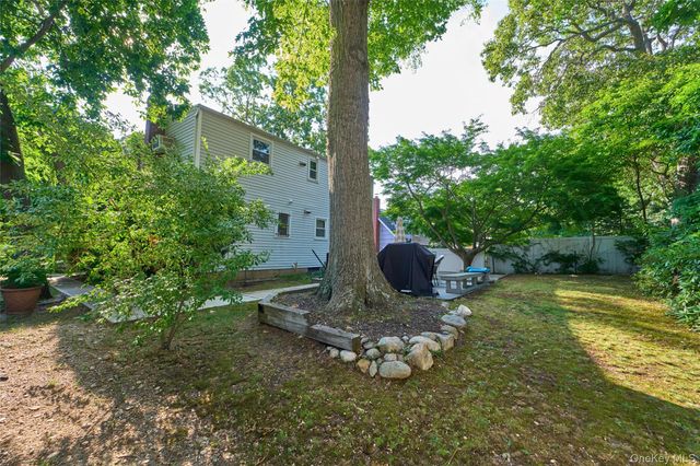 12 Goeller Avenue, Huntington Station, NY 11746