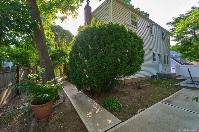 12 Goeller Avenue, Huntington Station, NY 11746