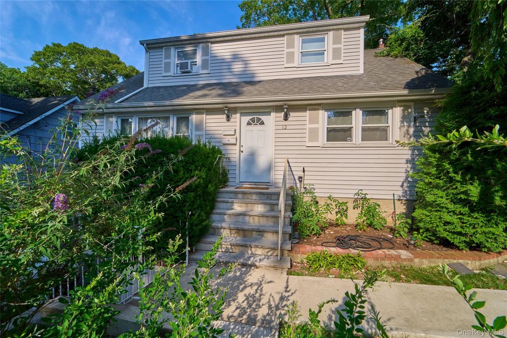12 Goeller Avenue, Huntington Station, NY 11746