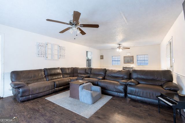 820 County Road 14, Muscadine, AL 36269