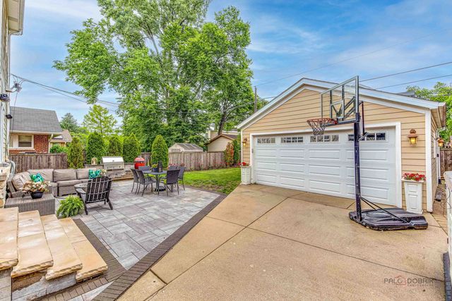 1341 Brophy Avenue, Park Ridge, IL 60068