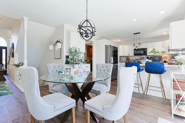 52854 Farmingdale Drive, Granger, IN 46530