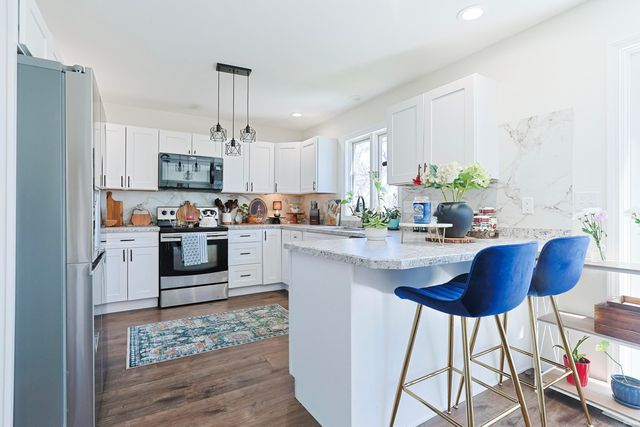 52854 Farmingdale Drive, Granger, IN 46530