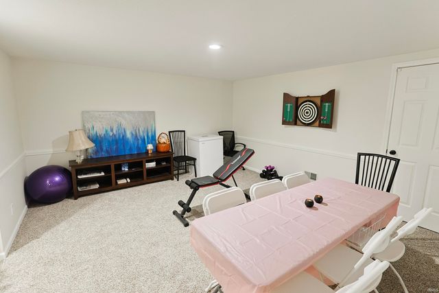 52854 Farmingdale Drive, Granger, IN 46530