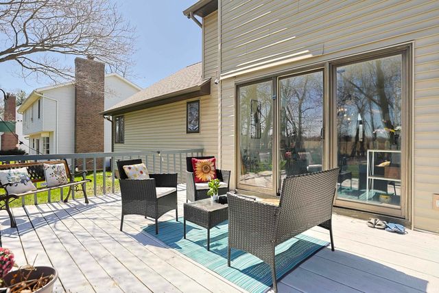 52854 Farmingdale Drive, Granger, IN 46530