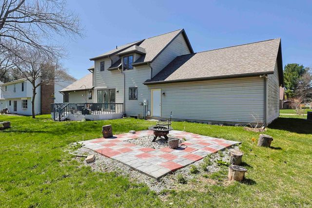 52854 Farmingdale Drive, Granger, IN 46530