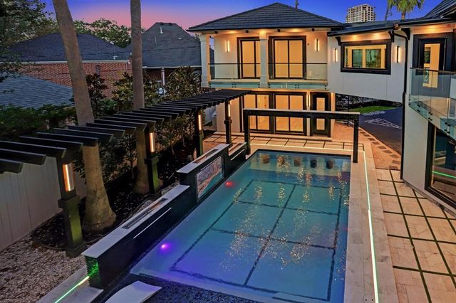 5158 Huckleberry Circle, Houston, TX 77056