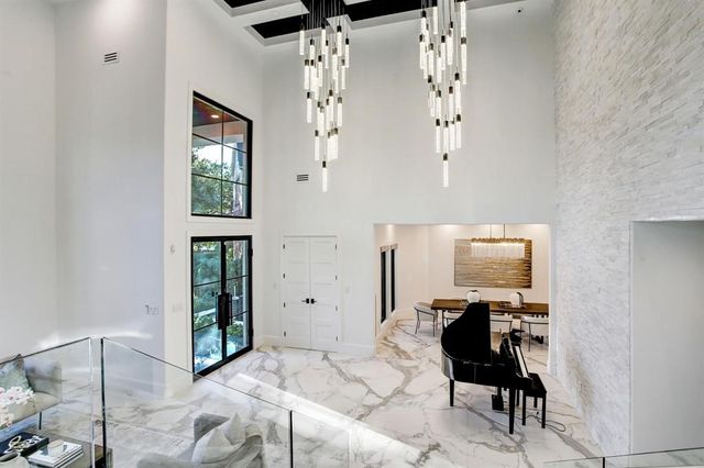 5158 Huckleberry Circle, Houston, TX 77056